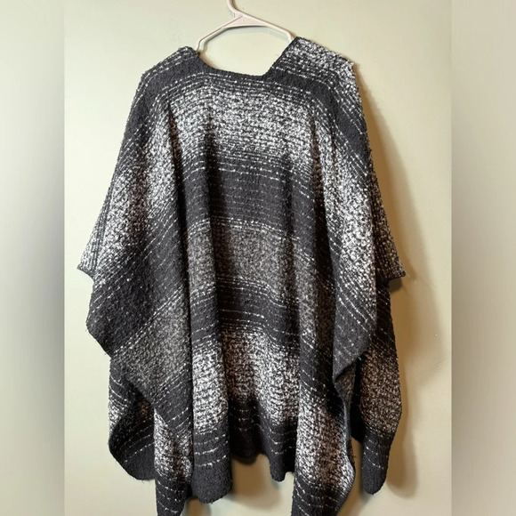 Woolrich Womens‎ Black White Gray Stripe Blanket Wrap Poncho One Size - Picture 5 of 5